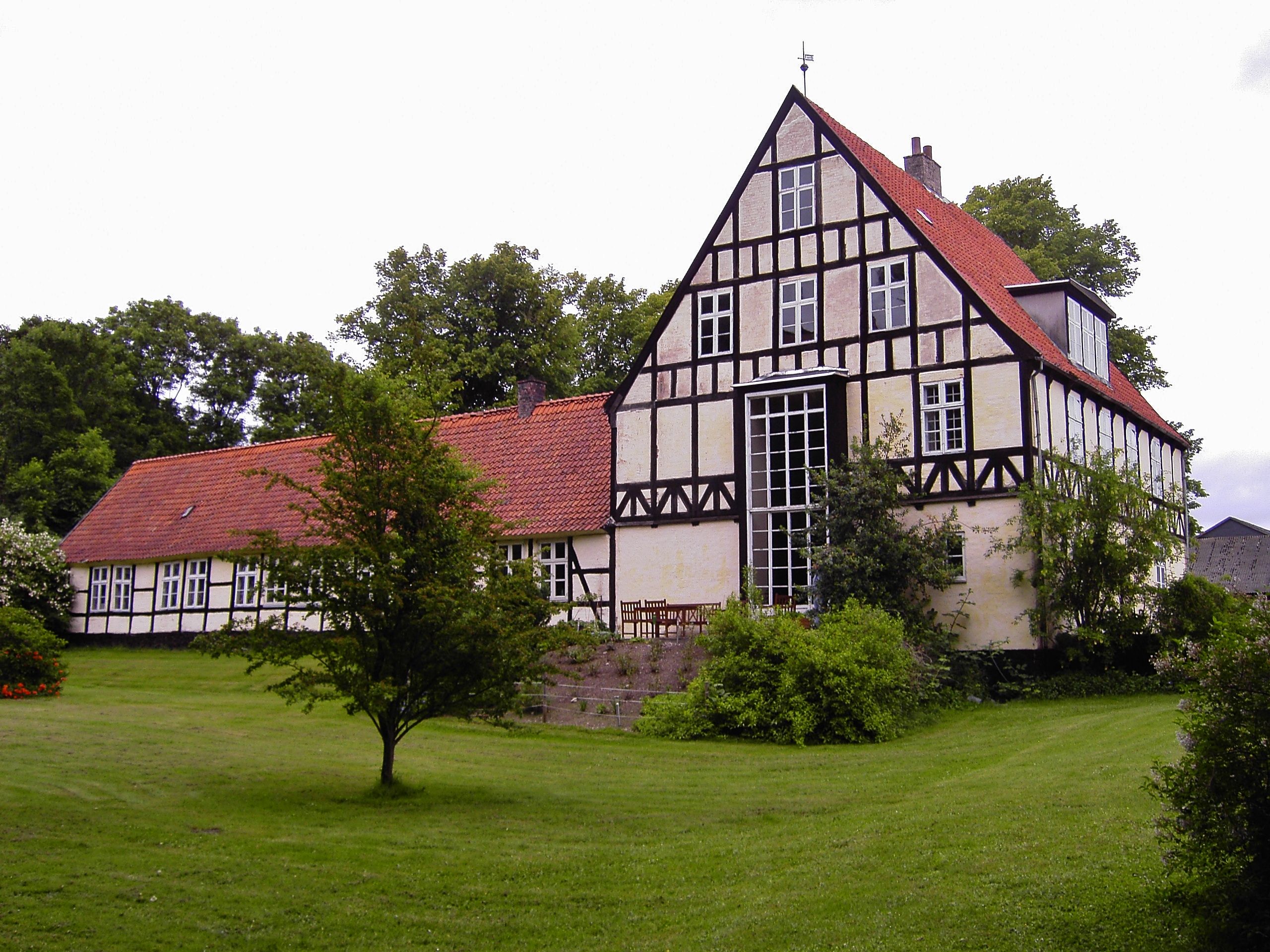 https://mdw-travel-data-us-east-1.s3.amazonaws.com/img/country/Denmark/Ornum-Manor/img_03.jpg