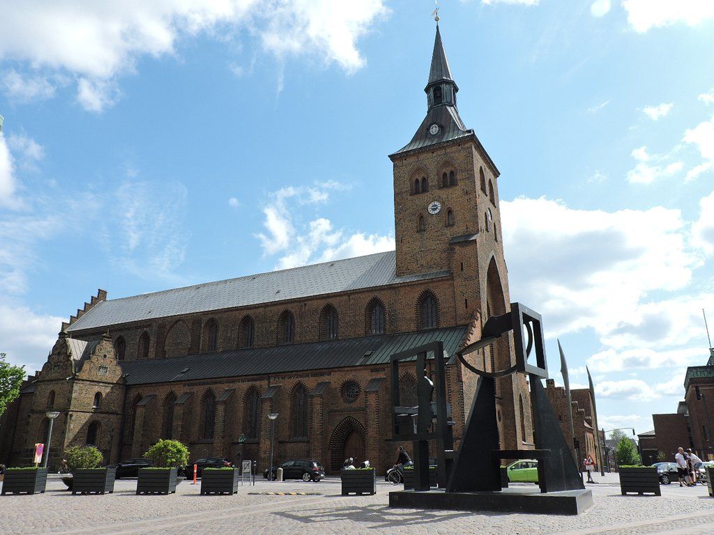 https://mdw-travel-data-us-east-1.s3.amazonaws.com/img/country/Denmark/Saint-Knuds-Cathedral/img_01.jpg