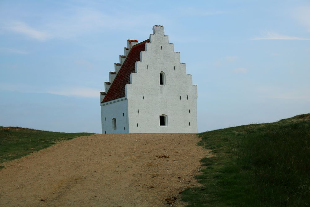 https://mdw-travel-data-us-east-1.s3.amazonaws.com/img/country/Denmark/Sankt-Laurentii-Kirke/img_01.jpg