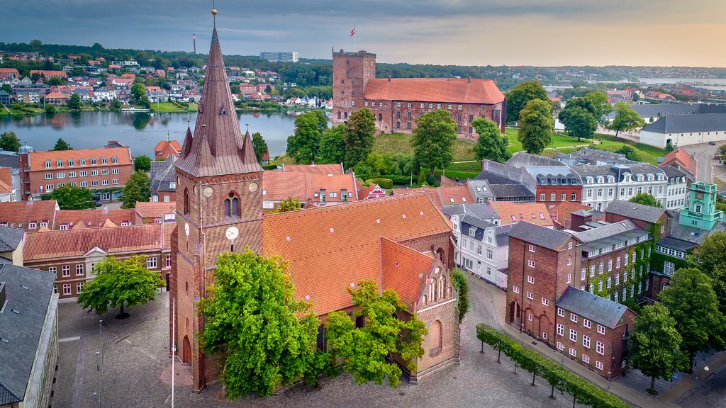https://mdw-travel-data-us-east-1.s3.amazonaws.com/img/country/Denmark/Sankt-Nikolai-Kirke/img_03.jpg