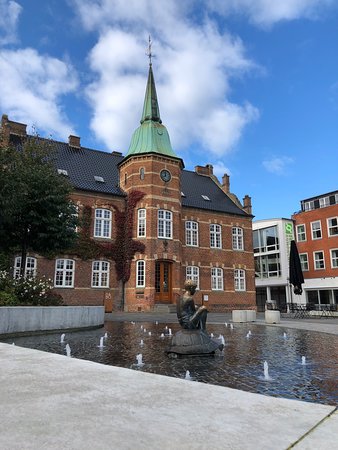 https://mdw-travel-data-us-east-1.s3.amazonaws.com/img/country/Denmark/Silkeborg-Art-Museum/img_02.jpg