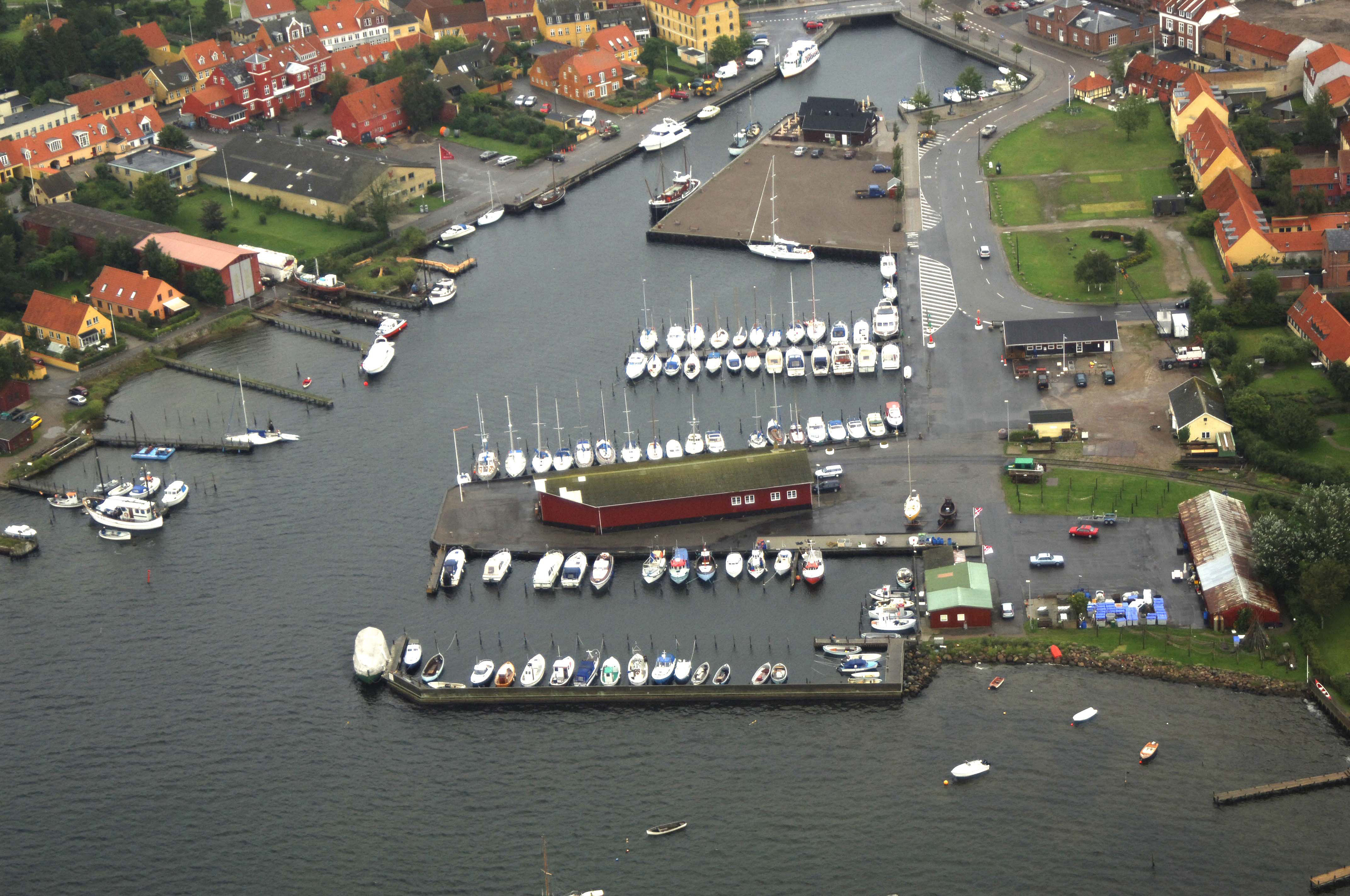 https://mdw-travel-data-us-east-1.s3.amazonaws.com/img/country/Denmark/Skaelskor-Havn/img_01.jpg