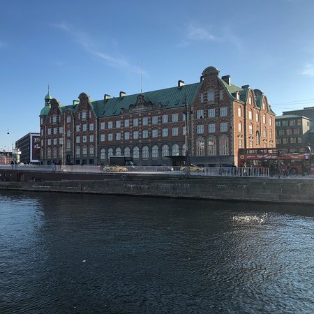 https://mdw-travel-data-us-east-1.s3.amazonaws.com/img/country/Denmark/Slotsholmen/img_03.jpg
