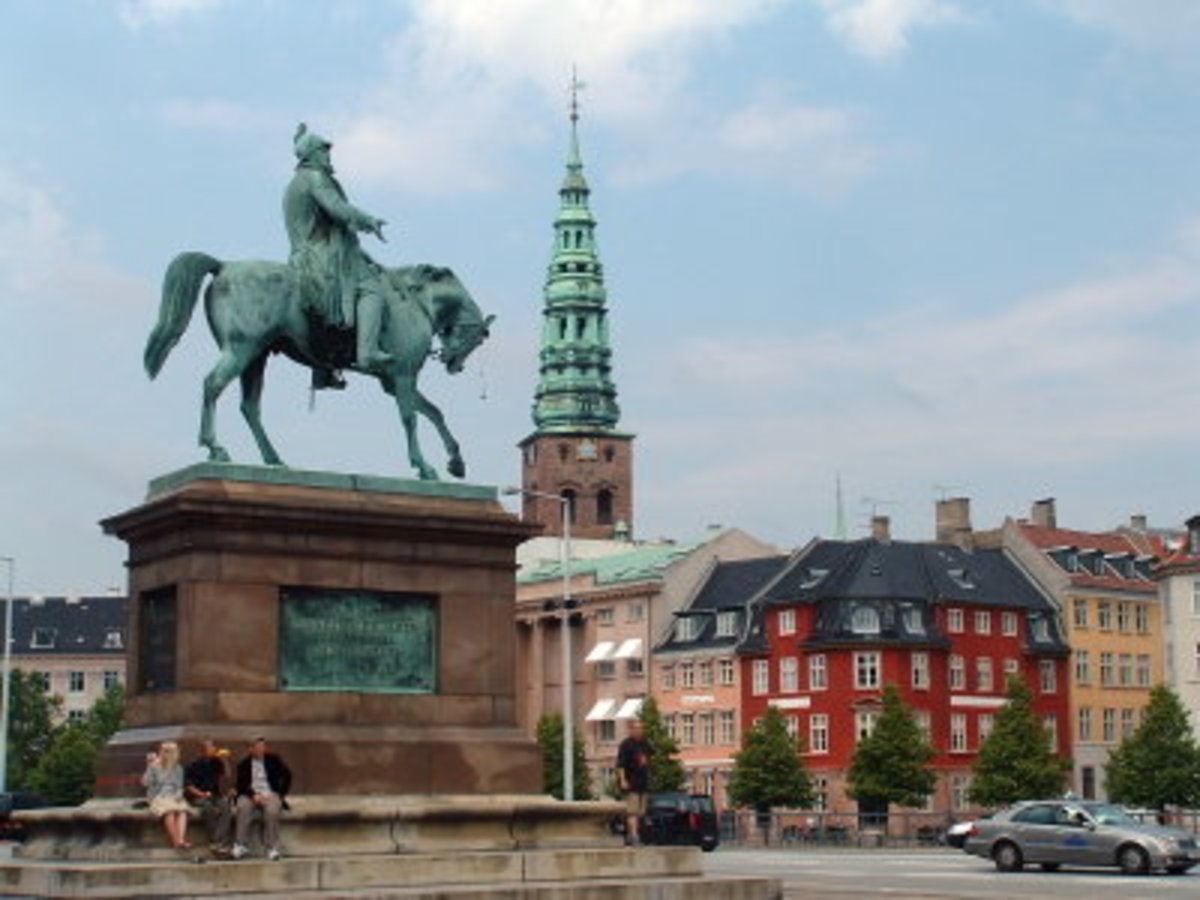 https://mdw-travel-data-us-east-1.s3.amazonaws.com/img/country/Denmark/Slotsso-Furniture/img_03.jpg