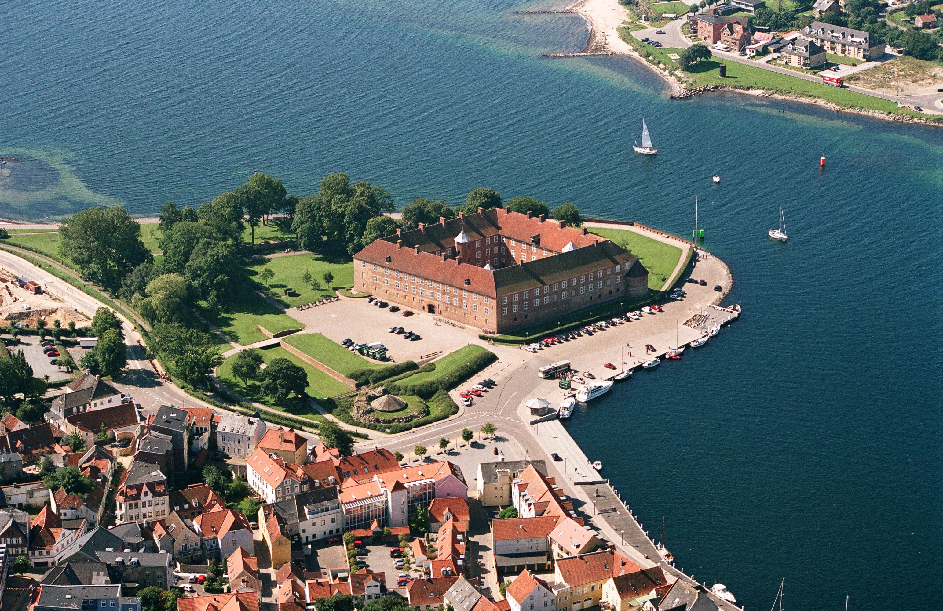 https://mdw-travel-data-us-east-1.s3.amazonaws.com/img/country/Denmark/Sonderborg-Castle/img_01.jpg