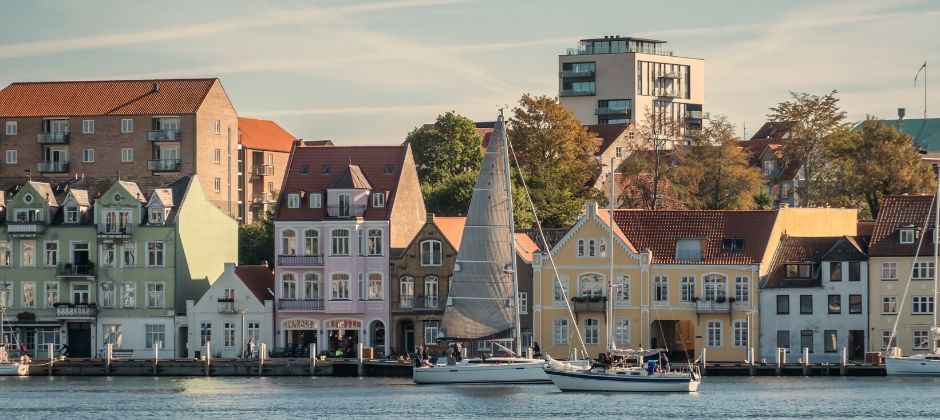 https://mdw-travel-data-us-east-1.s3.amazonaws.com/img/country/Denmark/Sonderborg-City-Hall/img_01.jpg