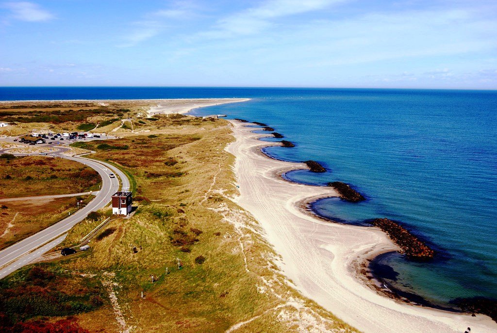 https://mdw-travel-data-us-east-1.s3.amazonaws.com/img/country/Denmark/Stranden--The-Beach-/img_03.jpg