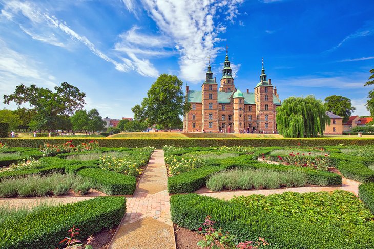 https://mdw-travel-data-us-east-1.s3.amazonaws.com/img/country/Denmark/The-Geographical-Garden/img_03.jpg
