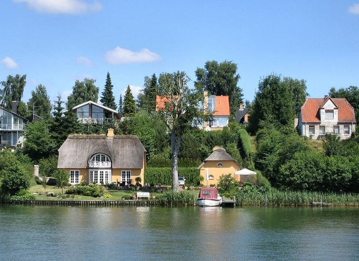 https://mdw-travel-data-us-east-1.s3.amazonaws.com/img/country/Denmark/The-Lakes-of-Silkeborg/img_02.jpg