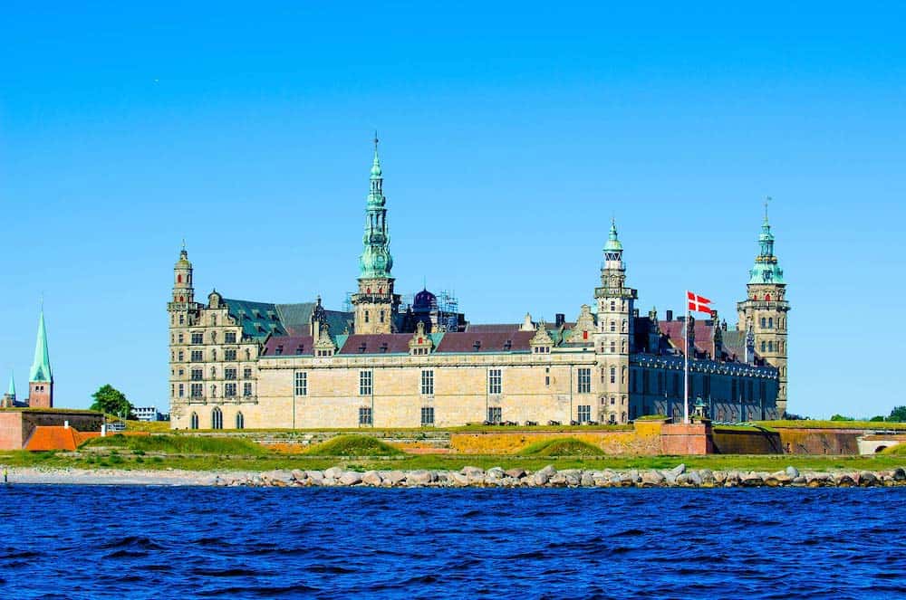 https://mdw-travel-data-us-east-1.s3.amazonaws.com/img/country/Denmark/Varnaes-Castle/img_02.jpg