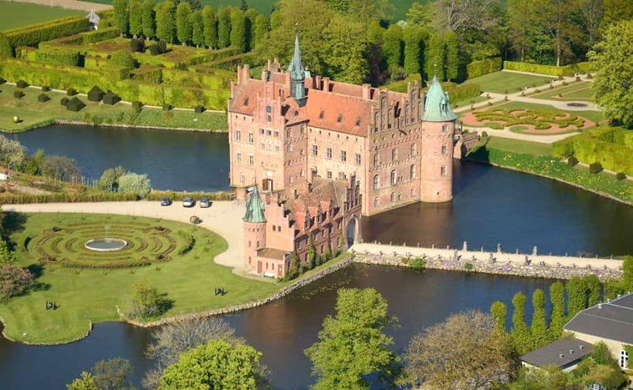 https://mdw-travel-data-us-east-1.s3.amazonaws.com/img/country/Denmark/Varnaes-Castle/img_03.jpg