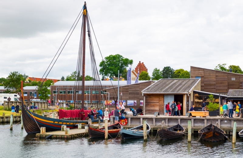 https://mdw-travel-data-us-east-1.s3.amazonaws.com/img/country/Denmark/Viking-Village/img_01.jpg