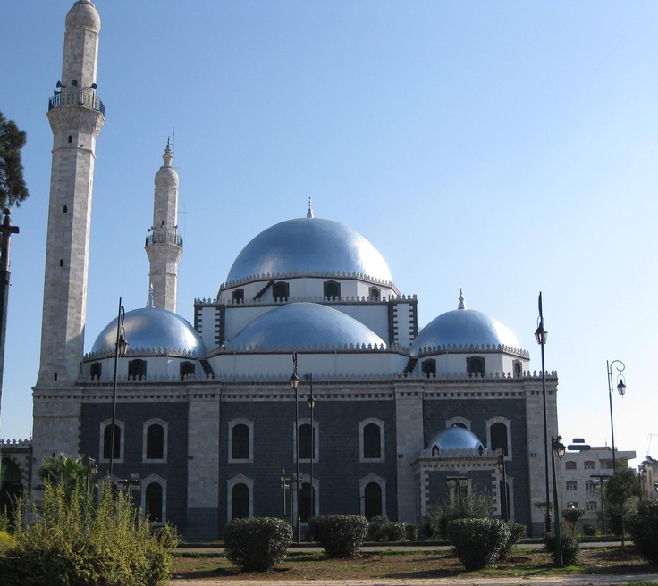 https://mdw-travel-data-us-east-1.s3.amazonaws.com/img/country/Egypt/-Khalid-ibn-al-Walid-Mosque/img_00.jpg