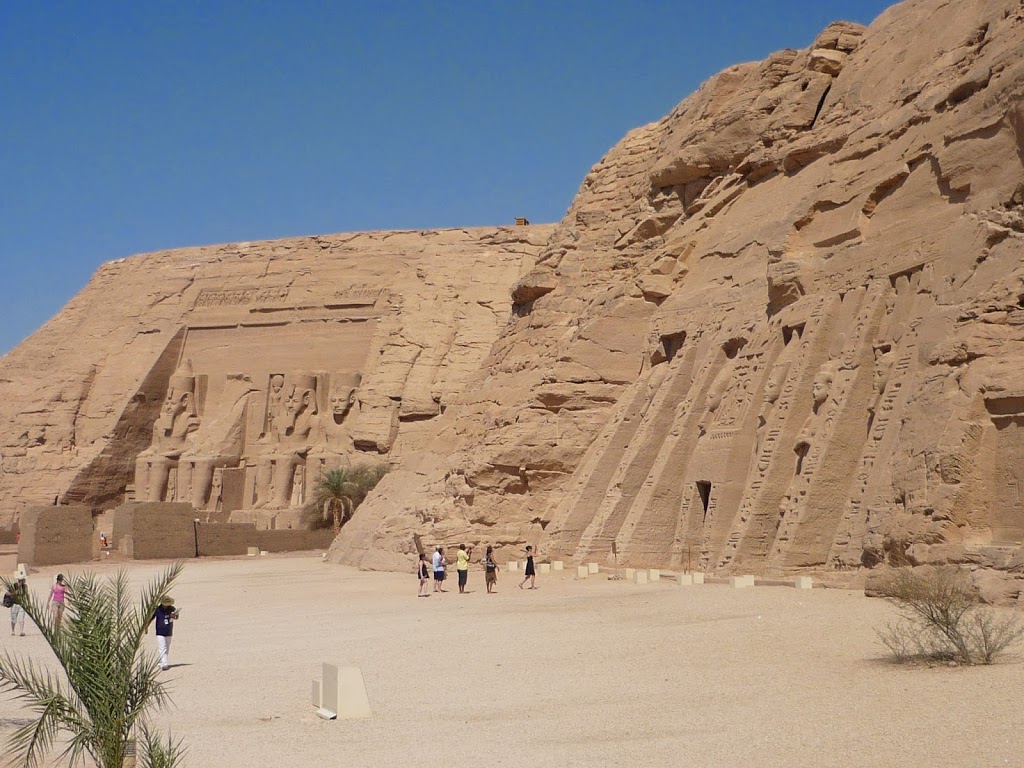https://mdw-travel-data-us-east-1.s3.amazonaws.com/img/country/Egypt/Abu-Simbel/img_02.jpg