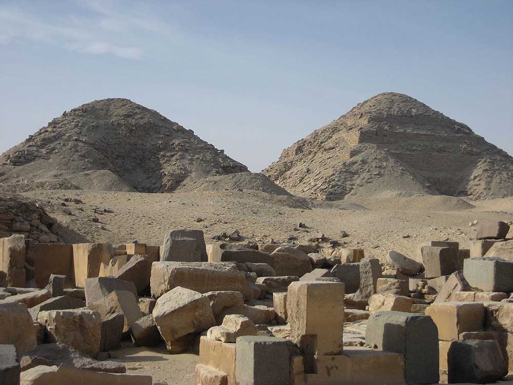 https://mdw-travel-data-us-east-1.s3.amazonaws.com/img/country/Egypt/Abusir-Pyramids/img_02.jpg