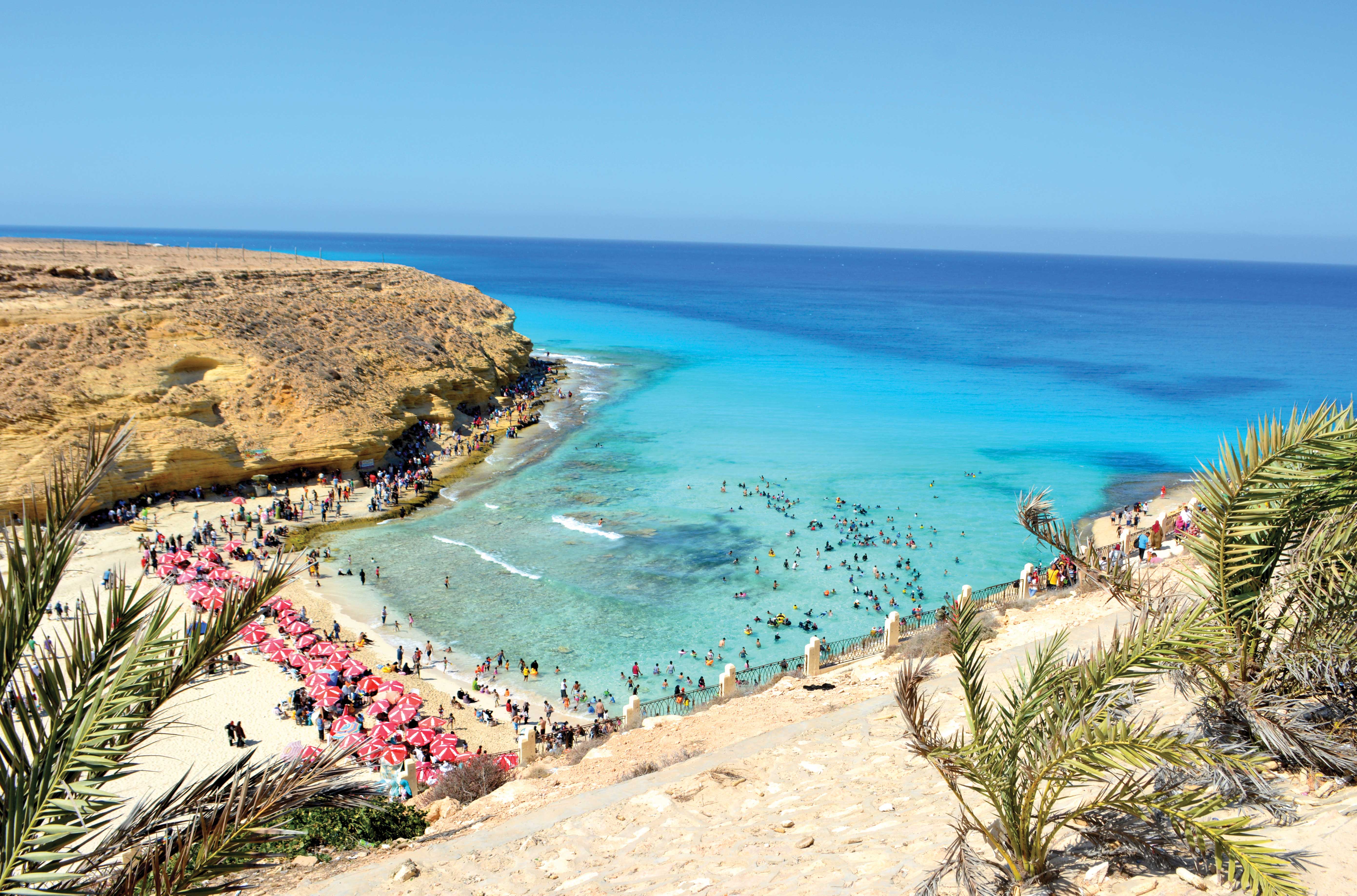 https://mdw-travel-data-us-east-1.s3.amazonaws.com/img/country/Egypt/Ageeba-Beach/img_01.jpg