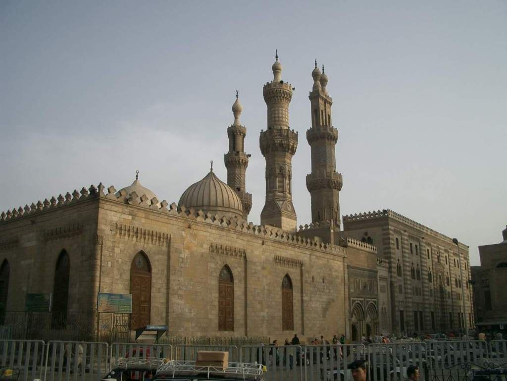 https://mdw-travel-data-us-east-1.s3.amazonaws.com/img/country/Egypt/Al-Azhar-Mosque/img_02.jpg
