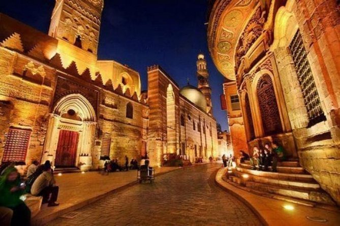 https://mdw-travel-data-us-east-1.s3.amazonaws.com/img/country/Egypt/Al-Fishawy-Cafe/img_01.jpg
