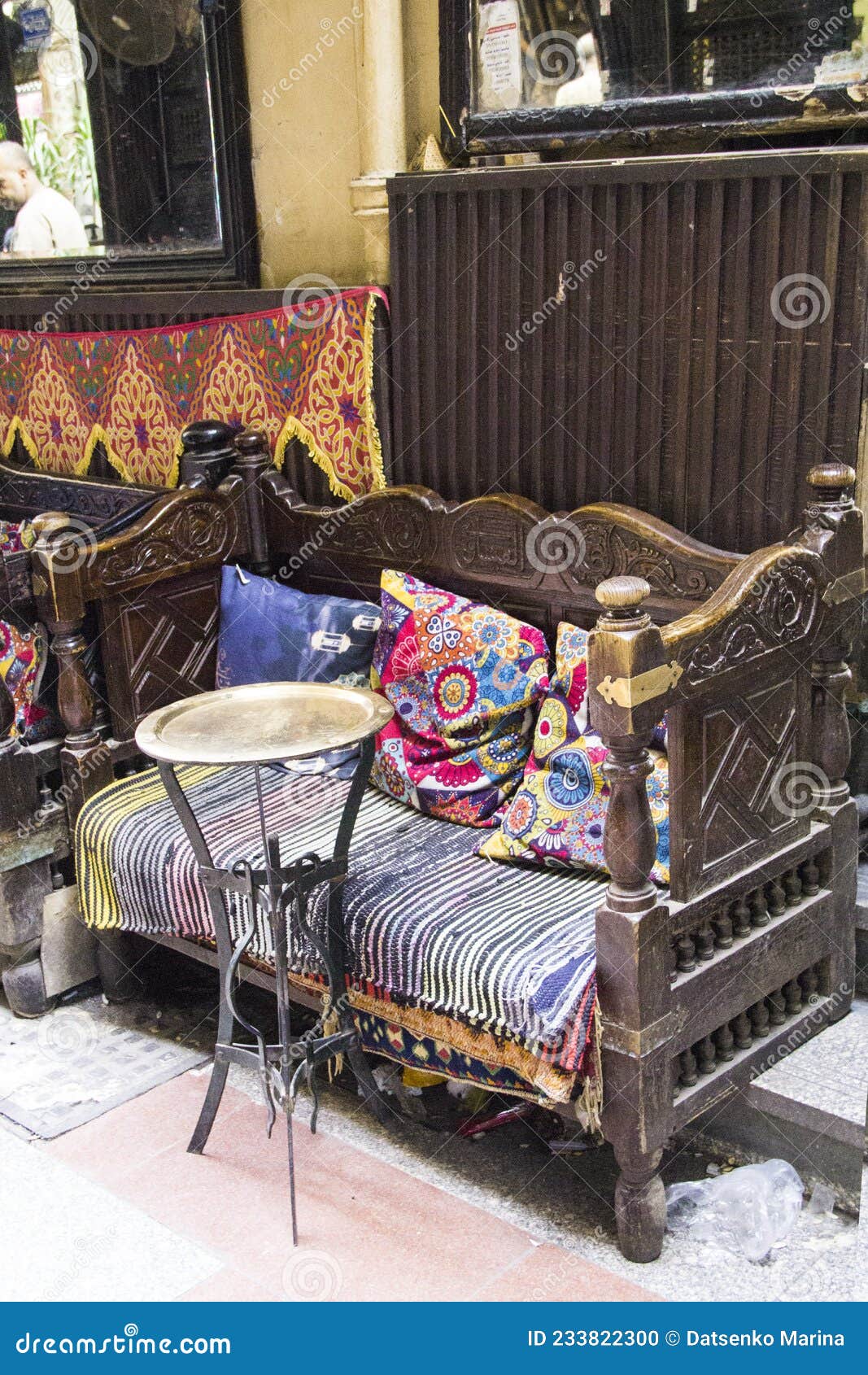 https://mdw-travel-data-us-east-1.s3.amazonaws.com/img/country/Egypt/Al-Fishawy-Cafe/img_02.jpg