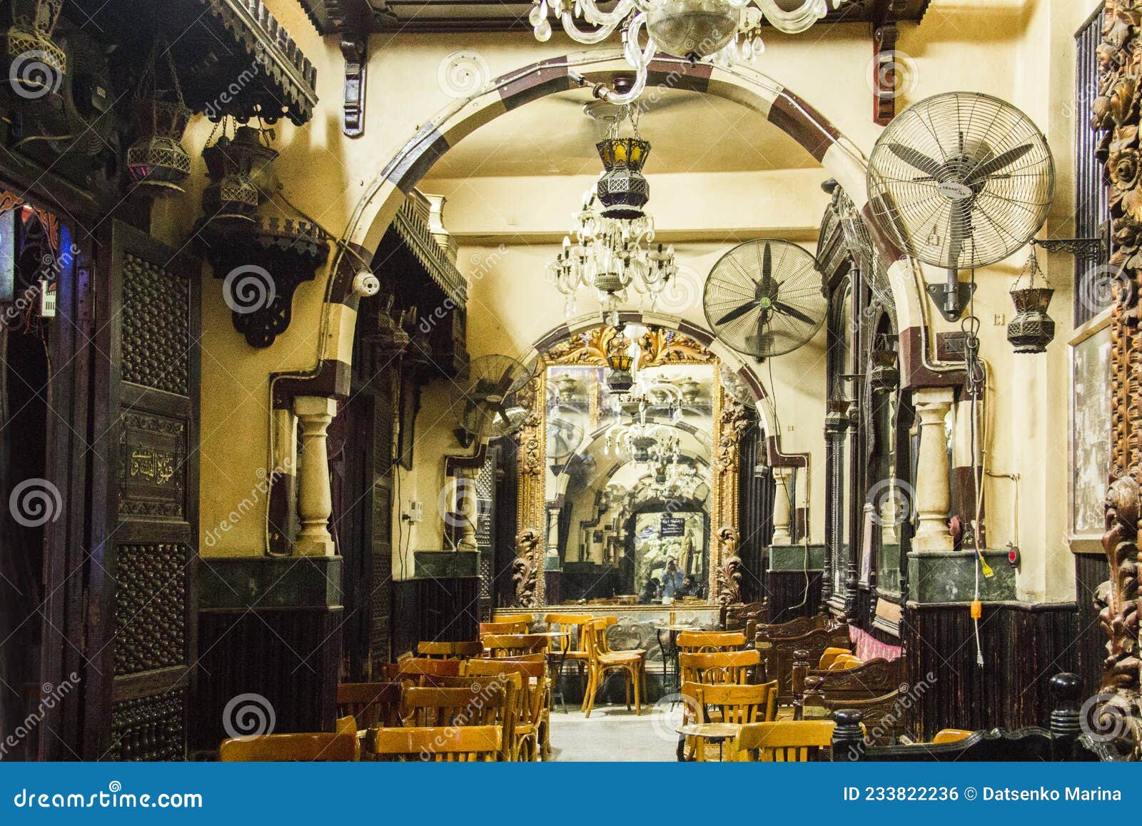 https://mdw-travel-data-us-east-1.s3.amazonaws.com/img/country/Egypt/Al-Fishawy-Cafe/img_03.jpg