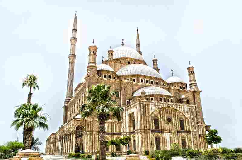 https://mdw-travel-data-us-east-1.s3.amazonaws.com/img/country/Egypt/Al-Imam-Al-Shafii-Mosque/img_01.jpg