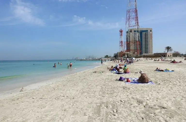 https://mdw-travel-data-us-east-1.s3.amazonaws.com/img/country/Egypt/Al-Khan-Beach/img_01.jpg