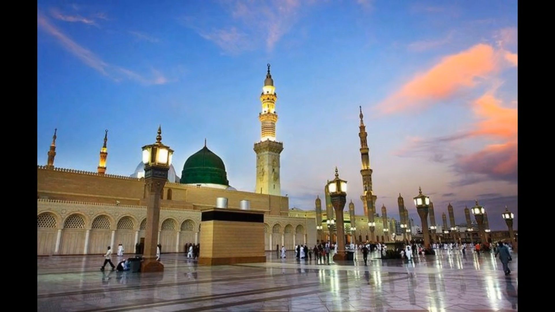 https://mdw-travel-data-us-east-1.s3.amazonaws.com/img/country/Egypt/Al-Madina-Almonawara-Mosque/img_00.jpg