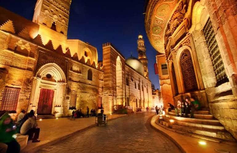 https://mdw-travel-data-us-east-1.s3.amazonaws.com/img/country/Egypt/Al-Muizz-Street/img_00.jpg
