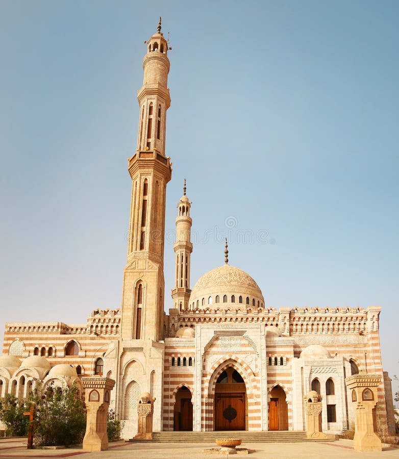 https://mdw-travel-data-us-east-1.s3.amazonaws.com/img/country/Egypt/Al-Mustafa-Mosque/img_01.jpg