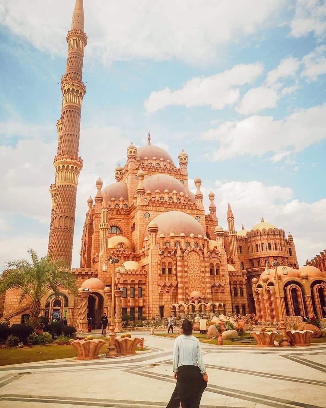 https://mdw-travel-data-us-east-1.s3.amazonaws.com/img/country/Egypt/Al-Sahaba-Mosque/img_03.jpg