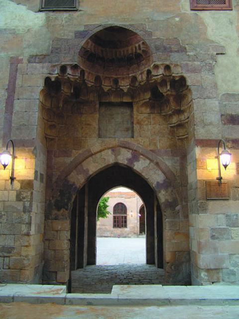 https://mdw-travel-data-us-east-1.s3.amazonaws.com/img/country/Egypt/Amir-Taz-Palace/img_01.jpg