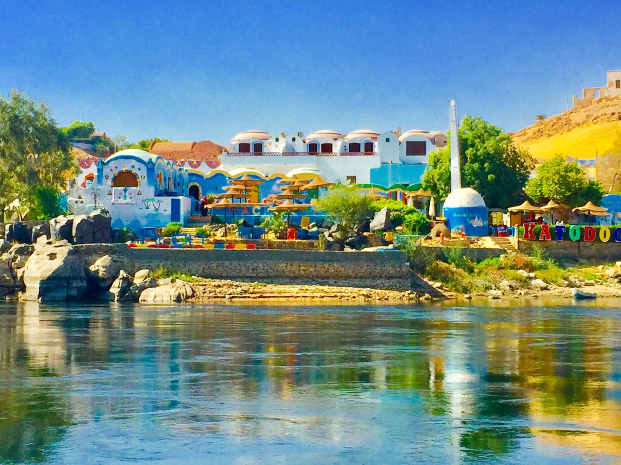 https://mdw-travel-data-us-east-1.s3.amazonaws.com/img/country/Egypt/Aswan/img_01.jpg