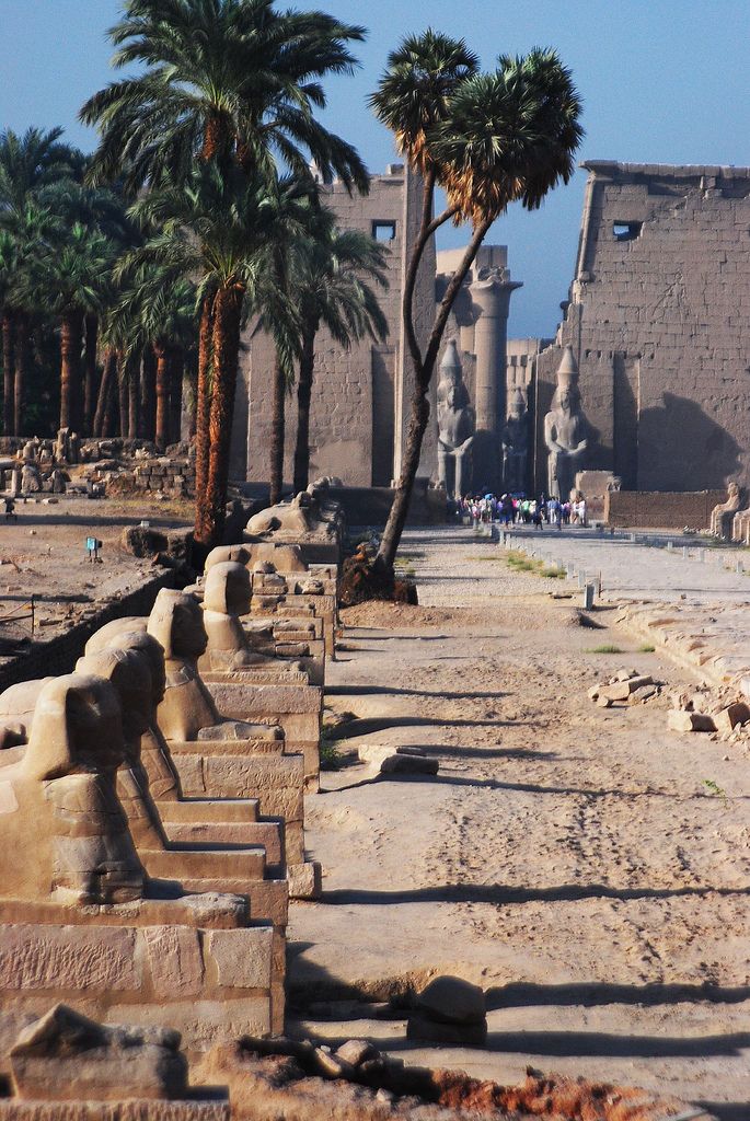 https://mdw-travel-data-us-east-1.s3.amazonaws.com/img/country/Egypt/Avenue-of-Sphinxes/img_02.jpg
