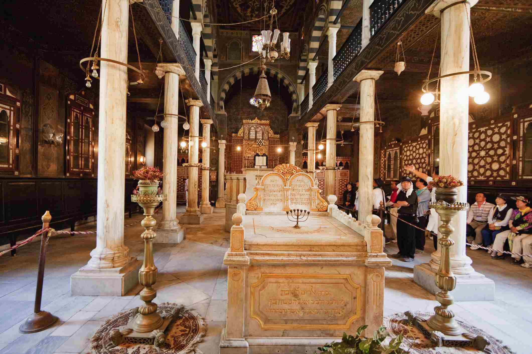 https://mdw-travel-data-us-east-1.s3.amazonaws.com/img/country/Egypt/Ben-Ezra-Synagogue/img_03.jpg