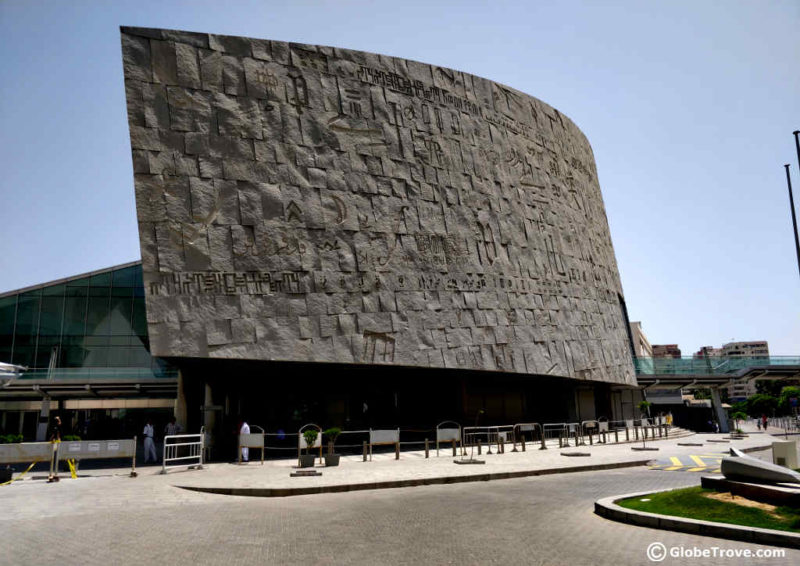 https://mdw-travel-data-us-east-1.s3.amazonaws.com/img/country/Egypt/Bibliotheca-Alexandrina/img_01.jpg