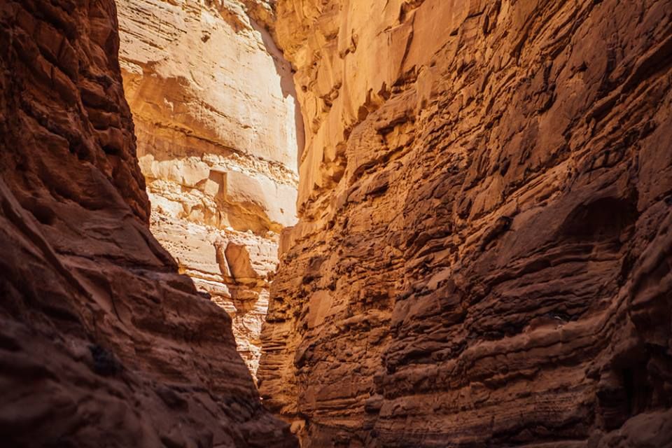 https://mdw-travel-data-us-east-1.s3.amazonaws.com/img/country/Egypt/Canyons/img_03.jpg