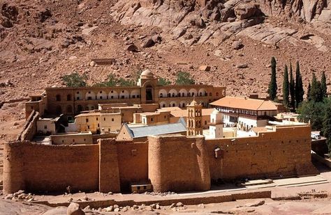 https://mdw-travel-data-us-east-1.s3.amazonaws.com/img/country/Egypt/Catherines-Monastery/img_01.jpg