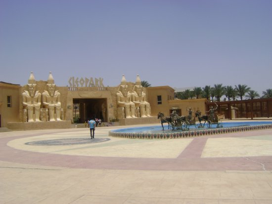 https://mdw-travel-data-us-east-1.s3.amazonaws.com/img/country/Egypt/Cleo-Park/img_01.jpg