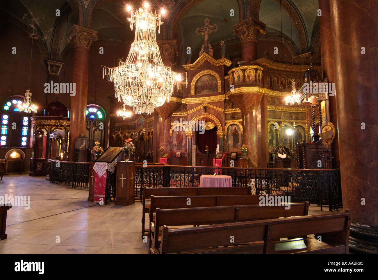 https://mdw-travel-data-us-east-1.s3.amazonaws.com/img/country/Egypt/Coptic-Orthodox-Church-of-St-George/img_03.jpg