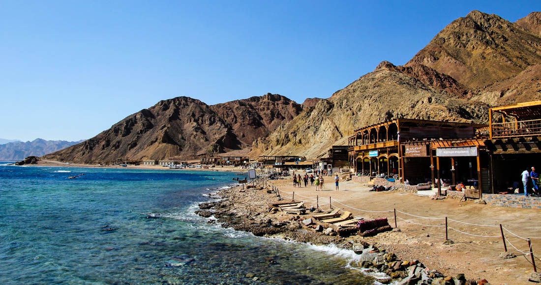 https://mdw-travel-data-us-east-1.s3.amazonaws.com/img/country/Egypt/Dahab-Beach/img_01.jpg