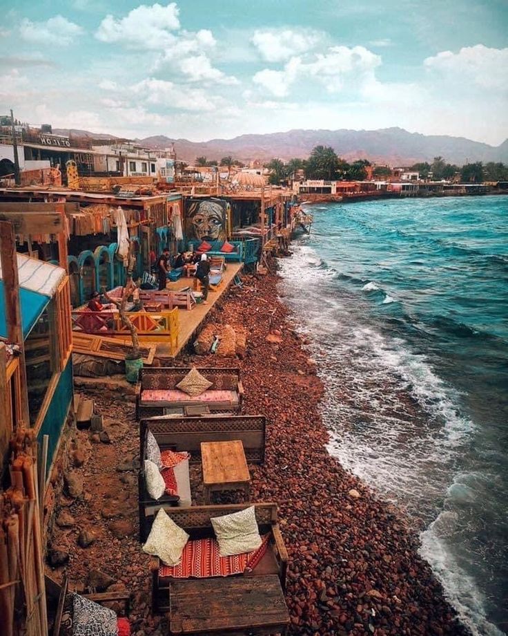 https://mdw-travel-data-us-east-1.s3.amazonaws.com/img/country/Egypt/Dahab-City-Center/img_02.jpg