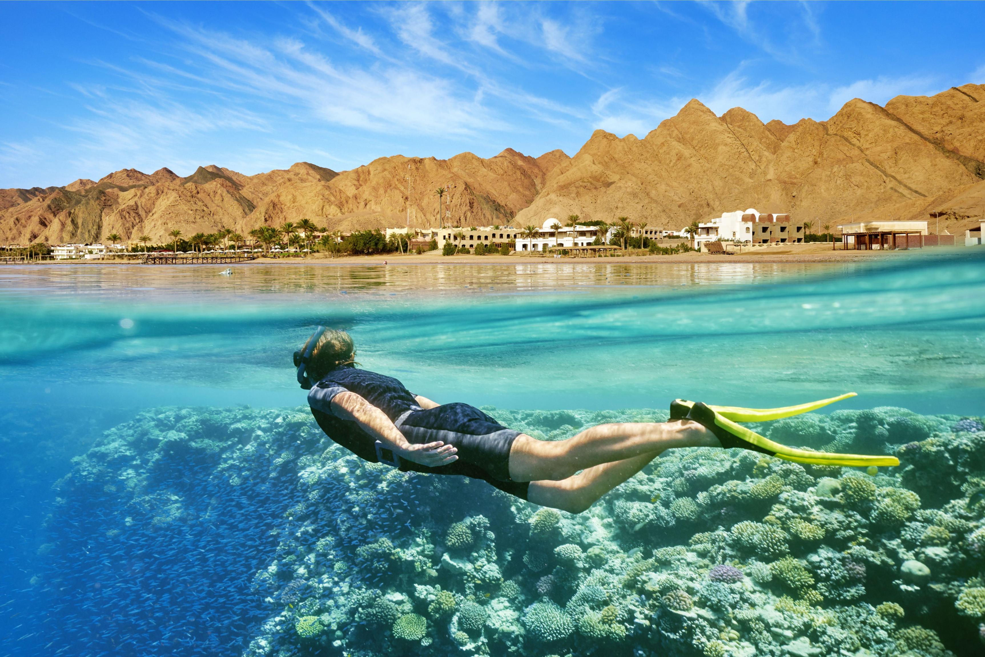 https://mdw-travel-data-us-east-1.s3.amazonaws.com/img/country/Egypt/Dahab-Mountains/img_03.jpg