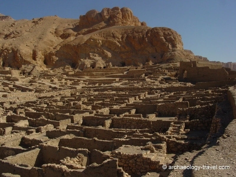https://mdw-travel-data-us-east-1.s3.amazonaws.com/img/country/Egypt/Deir-el-Medina/img_04.jpg