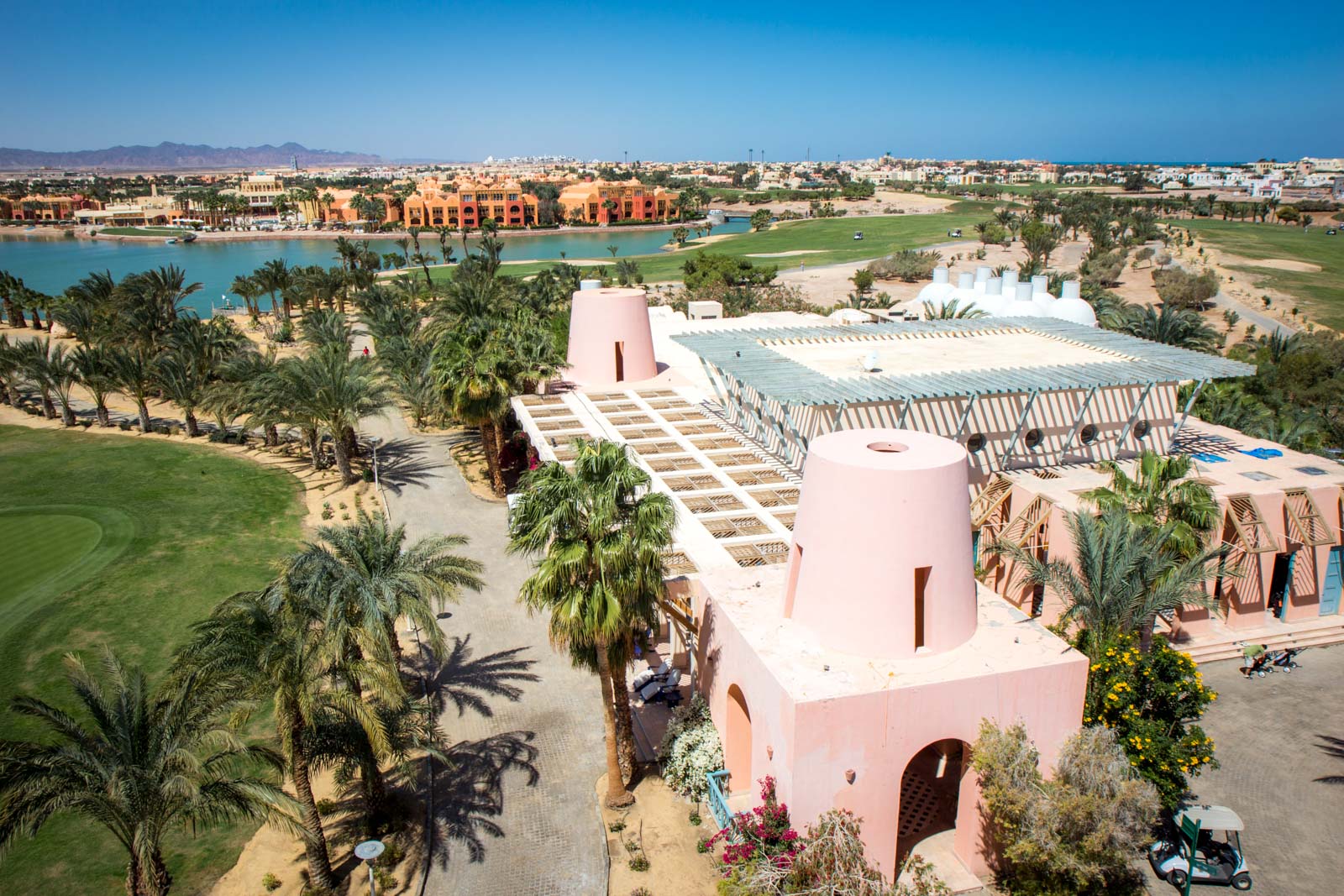 https://mdw-travel-data-us-east-1.s3.amazonaws.com/img/country/Egypt/El-Gouna-Aquarium/img_03.jpg