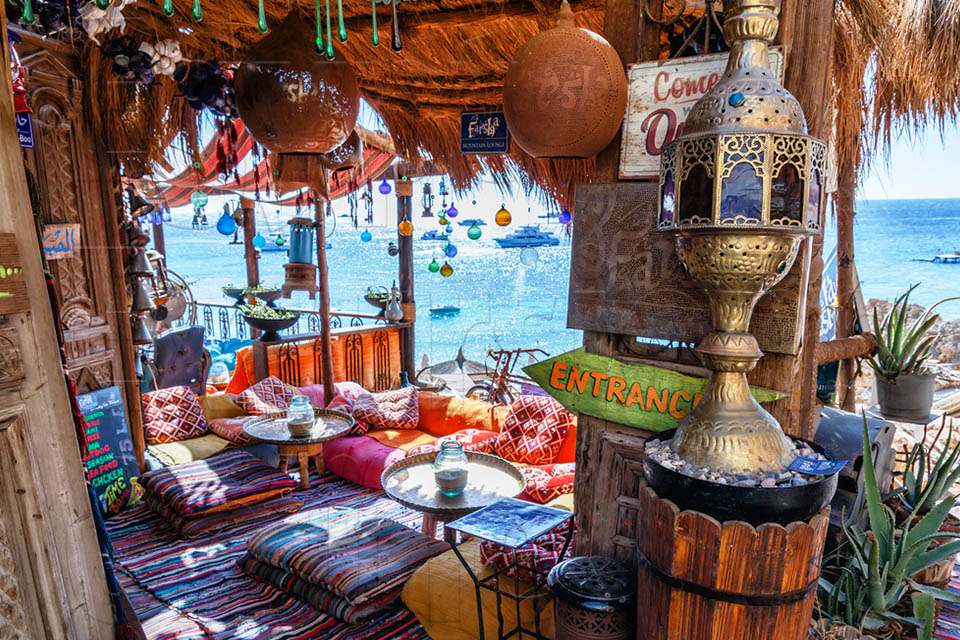 https://mdw-travel-data-us-east-1.s3.amazonaws.com/img/country/Egypt/Farsha-Cafe/img_03.jpg