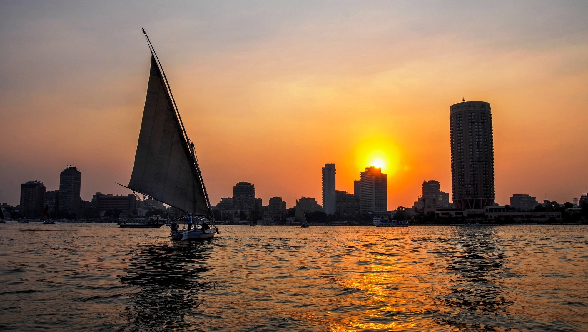 https://mdw-travel-data-us-east-1.s3.amazonaws.com/img/country/Egypt/Felucca-Ride/img_02.jpg