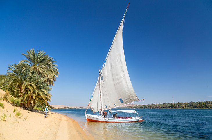 https://mdw-travel-data-us-east-1.s3.amazonaws.com/img/country/Egypt/Felucca-Sailing-on-the-Nile/img_02.jpg