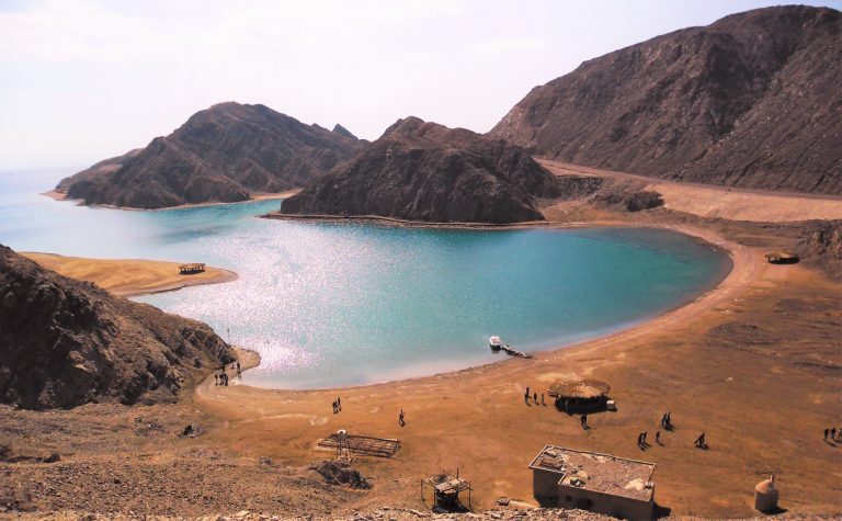https://mdw-travel-data-us-east-1.s3.amazonaws.com/img/country/Egypt/Fjord-Bay/img_01.jpg