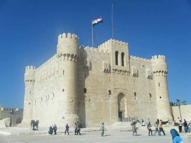 https://mdw-travel-data-us-east-1.s3.amazonaws.com/img/country/Egypt/Fort-Qaitbey/img_03.jpg