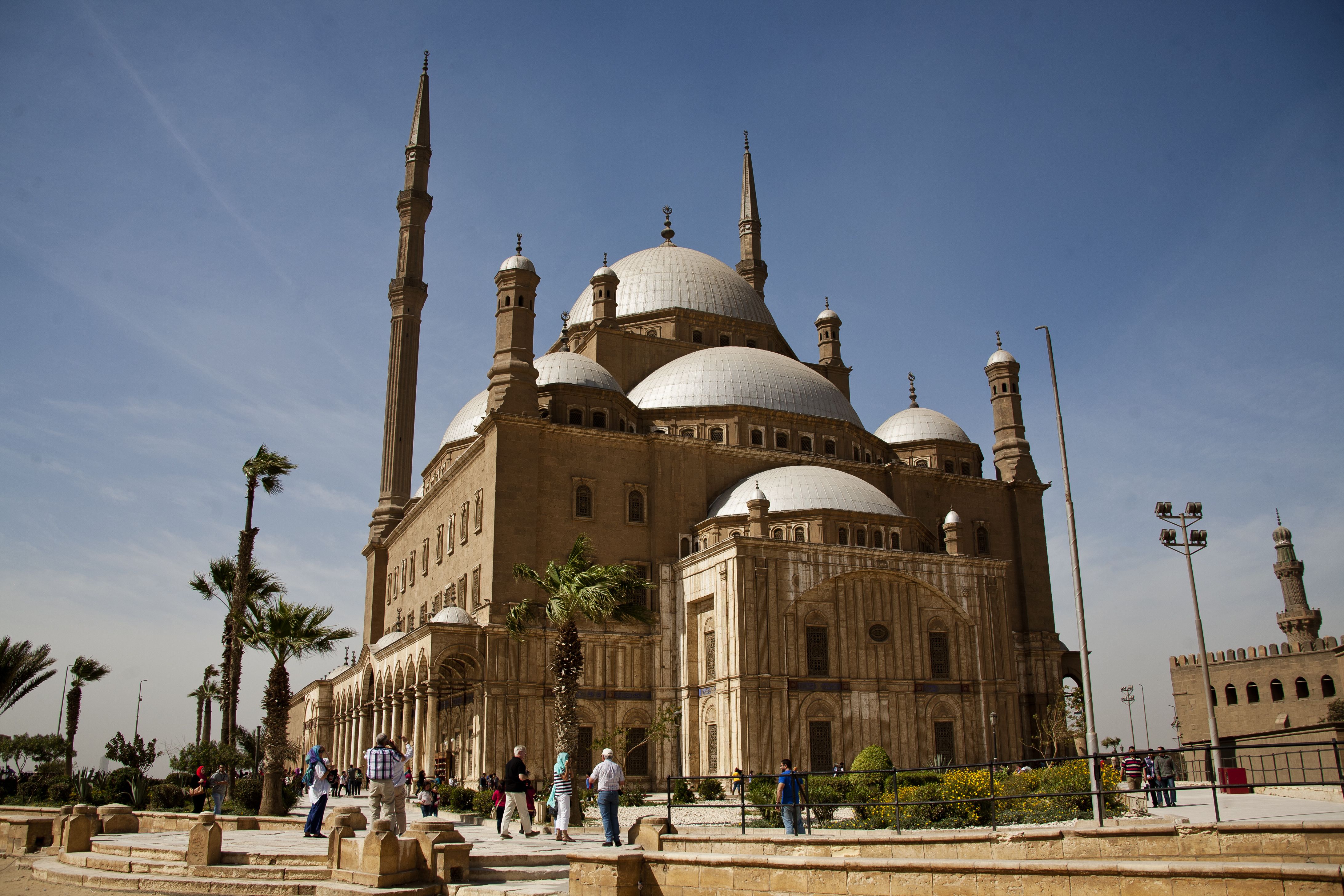 https://mdw-travel-data-us-east-1.s3.amazonaws.com/img/country/Egypt/French-Monument/img_02.jpg